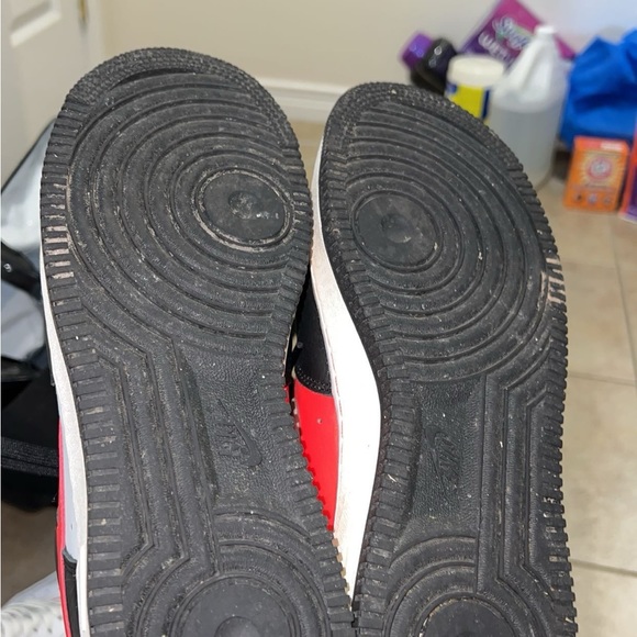 Men Nike shoes Black with Red and Grey size 9 - Picture 5 of 5